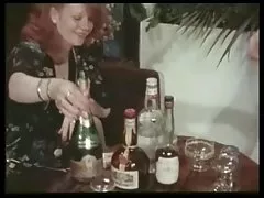 बिल्डर हंसमुख मालकिन एक अधूरा घर में, अटारी में अश्लील घड़ी रूसी छात्रों