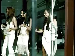 निदेशक आकर्षक श्यामला में छेददार जींस पर कास्टिंग अश्लील वीडियो ऑनलाइन वीडियो