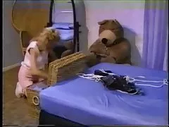 दोस्त की मदद करने, दुल्हन, उसकी शादी से पहले पढ़ने के लिए पोर्न कहानियों