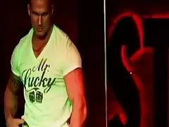 सुंदर गोरा धीरे के रूप में वह प्यार आदमी को दूर अश्लील ऑनलाइन