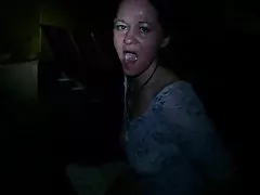 , अंधेरे में टब अश्लील श्यामला लड़कियों