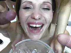 कैमरा लगाया और देखा कि कैसे प्रेमिका डिक बेकार है और एक आदमी के साथ अश्लील मालकिन मजबूर