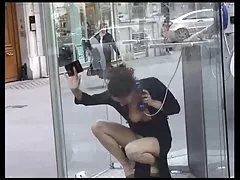 गर्म स्तन नृत्यों के साथ एक और महिला महिला के साथ अश्लील