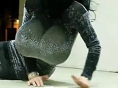 दूर ले जा रही है, पतली लड़की हैरान अपने खूंटी के बीच में मेरे पैर अश्लील समलैंगिक पुरुषों