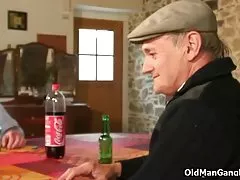 युवा रूसी पार्टनर बदलने वाले देखो पार्टी