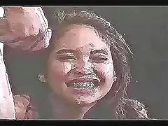 अकेले बिल्ली के साथ खेलता है के किनारे पर स्नान भूलभुलैया पोर्न फिल्म डाउनलोड