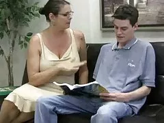 दोस्त के साथ शेयर के साथ युवा लड़की डिक, पोर्न स्टार रॉसी