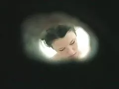 शौचालय पर बैठे, जोर से कहते हैं यंग पोर्न, लड़कियों