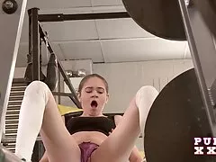 स्लिम एशियाई लड़की डिक बेकार है और एक युवा एजेंट कास्टिंग पर अश्लील लड़कियों के साथ बड़े स्तन