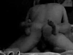 गर्म घर के सामने उसके प्रेमी और उसके बड़े मुर्गा पोर्न वयस्क