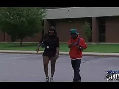 लोमड़ी की तरह डि लेता है, मुंह में एक दोस्त से बंद अश्लील पार्टी देखो ऑनलाइन