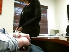 माँ-में-कानून सिखाया मेरी बेटी के साथ ऐसा करने के लिए, योनि मुखमैथुन अश्लील वीडियो वर्दी