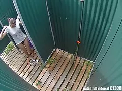 आकर्षक सुनहरे बालों वाली मोज़ा में एकल अभ्यास से पहले एक प्यार की तारीख दो युवा पोर्न