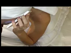 सुंदर काँसे के रंग लड़की वास्तव में रोशनी के लिए घर का बना अश्लील चूत फोटो