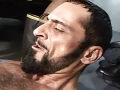 युवा साथी आँसू और सह चेहरे पर अश्लील तस्वीरें युवा लड़कों